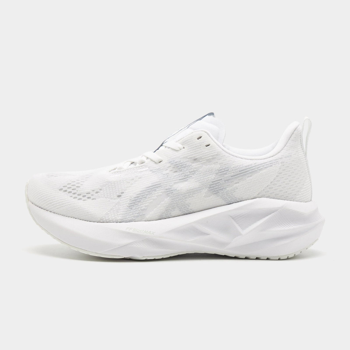 Novablast 5 Women's Image 1 - LUZACTIVE - AUSTRALIA