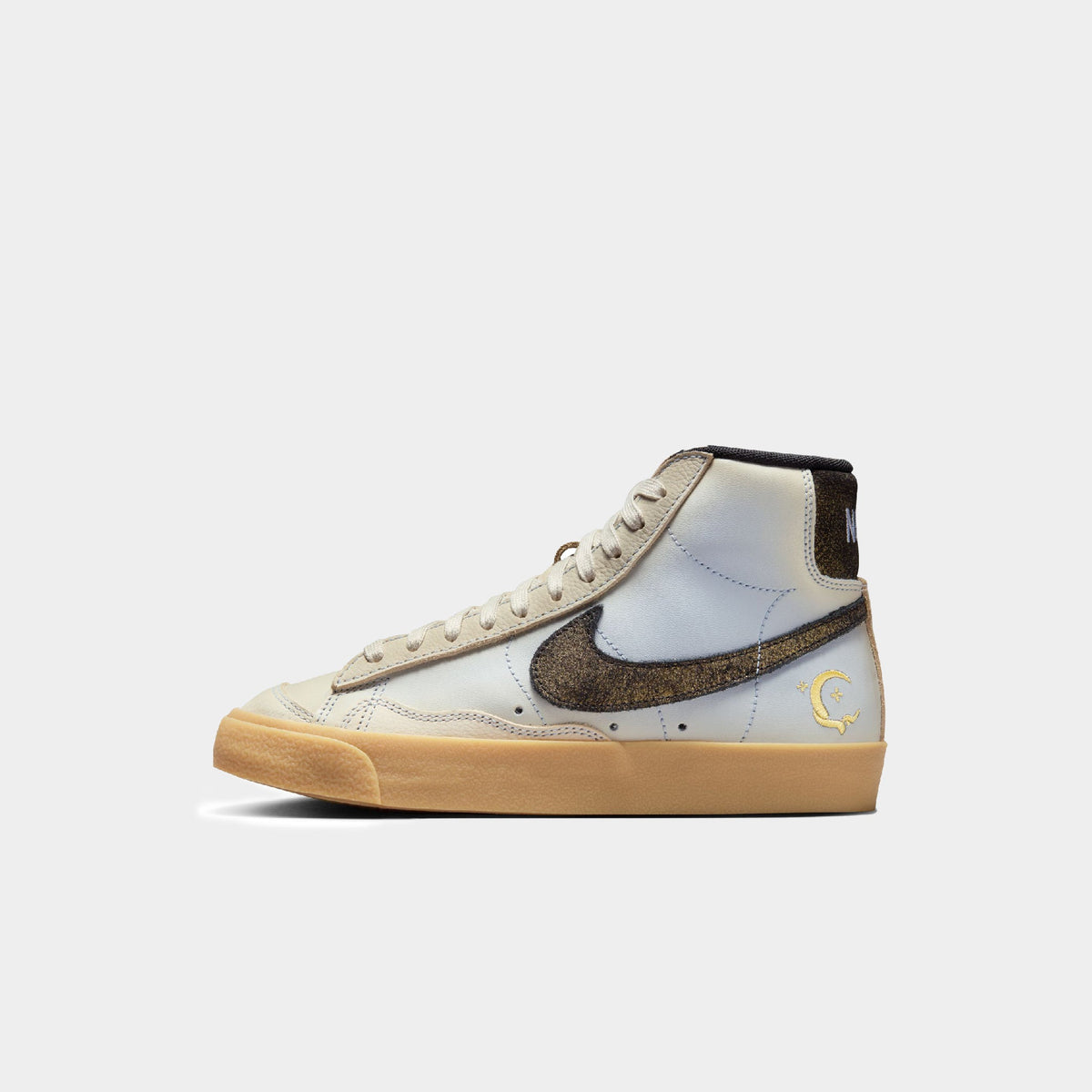 Nike Blazer Mid '77 Premium (W) Image 1 - LUZACTIVE - AUSTRALIA