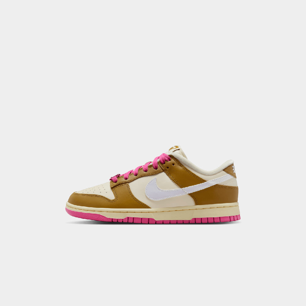 Nike Dunk Low SE (W) Image 1 - LUZACTIVE - AUSTRALIA