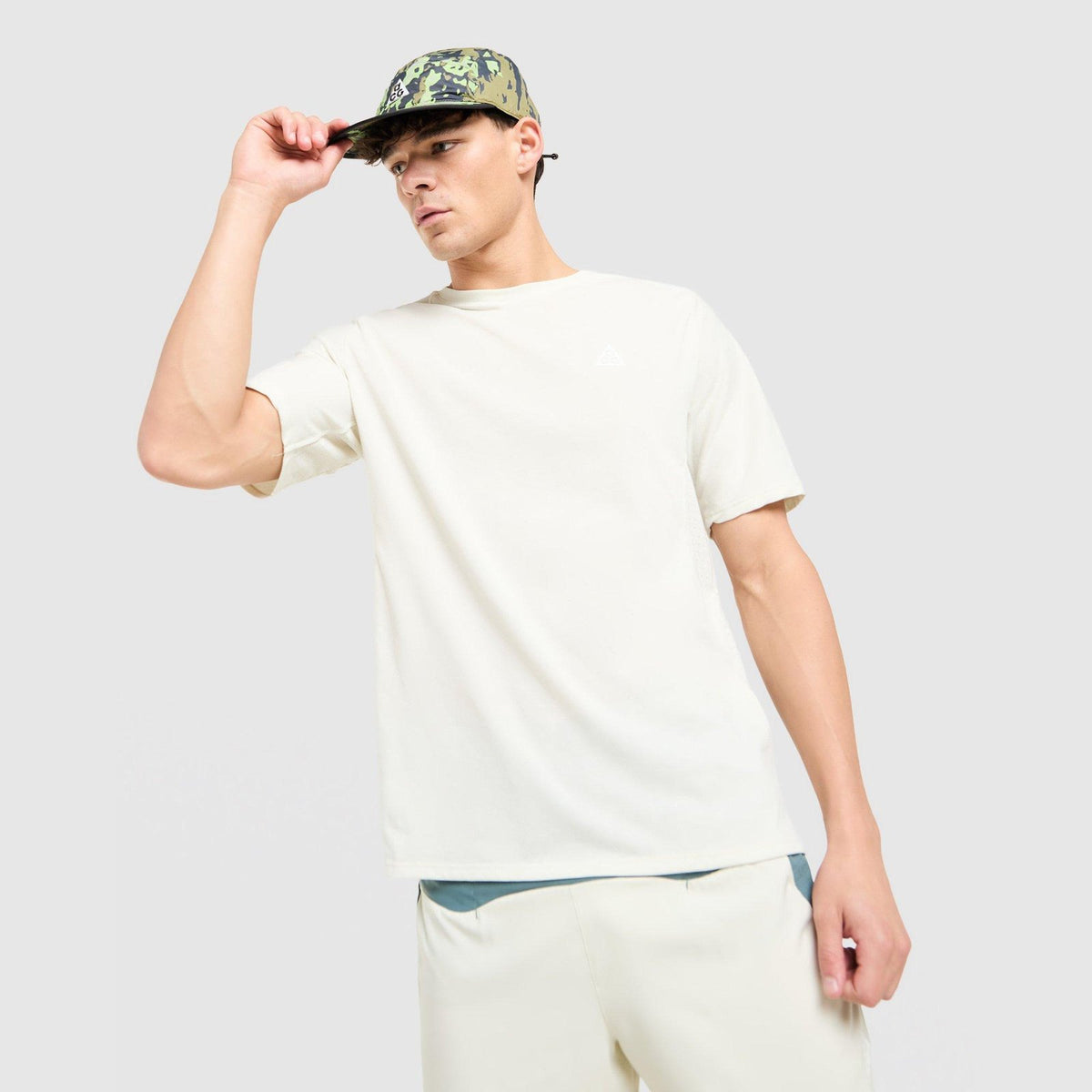 ACG Chase T-Shirt Image 1 - LUZACTIVE - AUSTRALIA