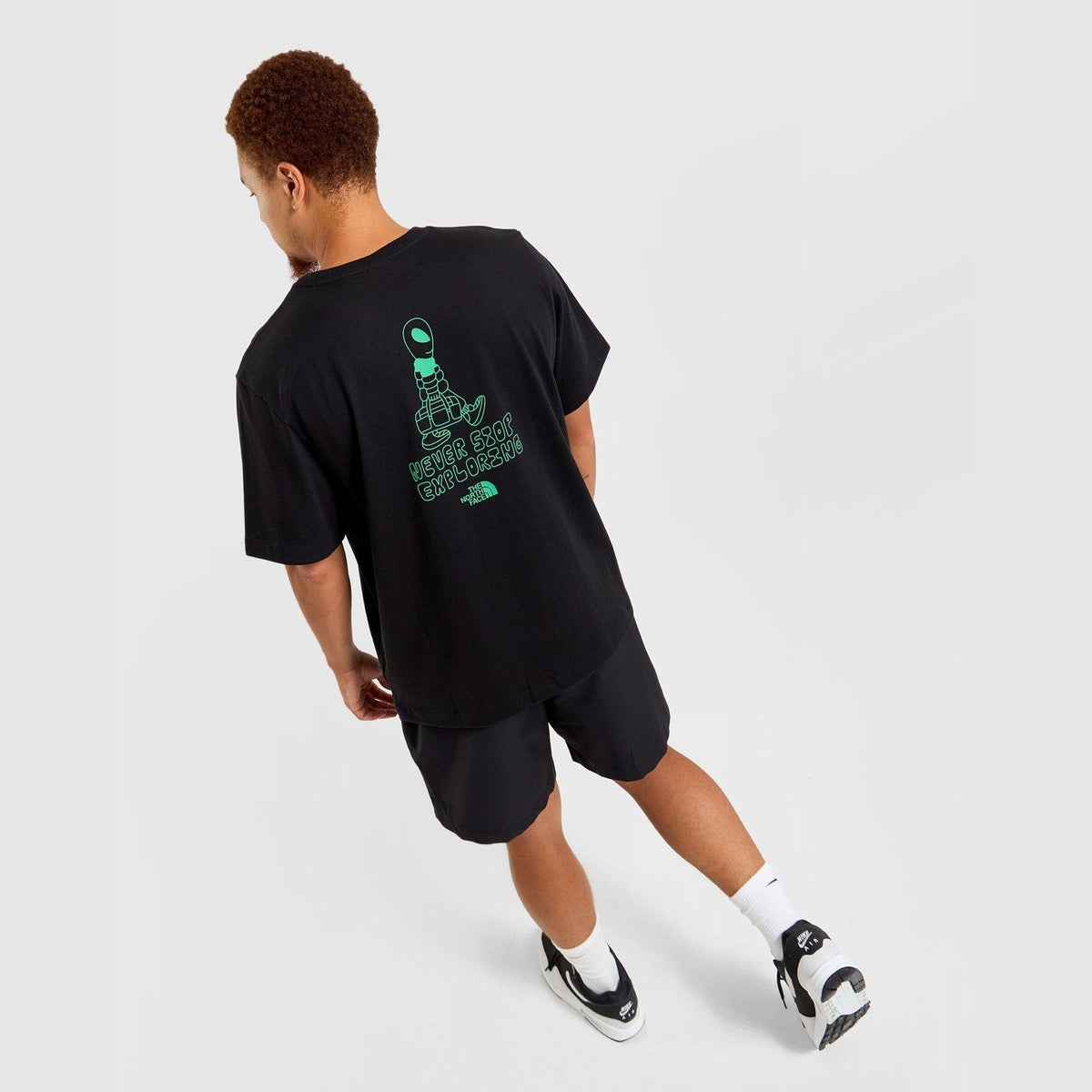 Alien Graphic T-Shirt Image 1 - LUZACTIVE - AUSTRALIA
