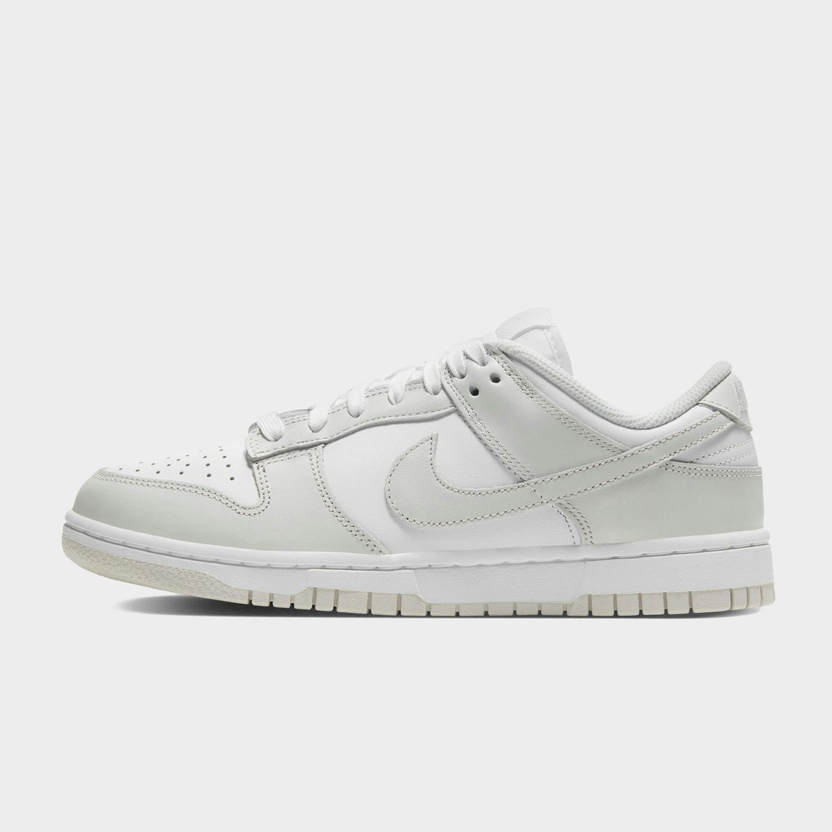 Dunk Low Women's Image 1 - LUZACTIVE - AUSTRALIA