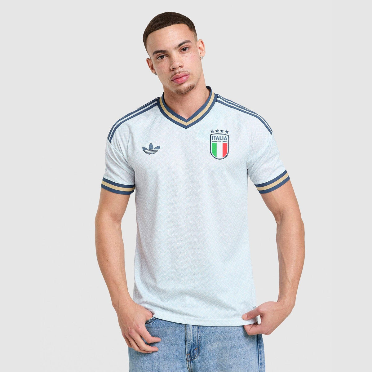 Italy 2026 Away Shirt Image 1 - LUZACTIVE - AUSTRALIA