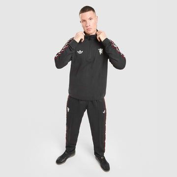 Manchester United FC OG 1/2 Zip Sweatshirt Image 2 - LUZACTIVE - AUSTRALIA