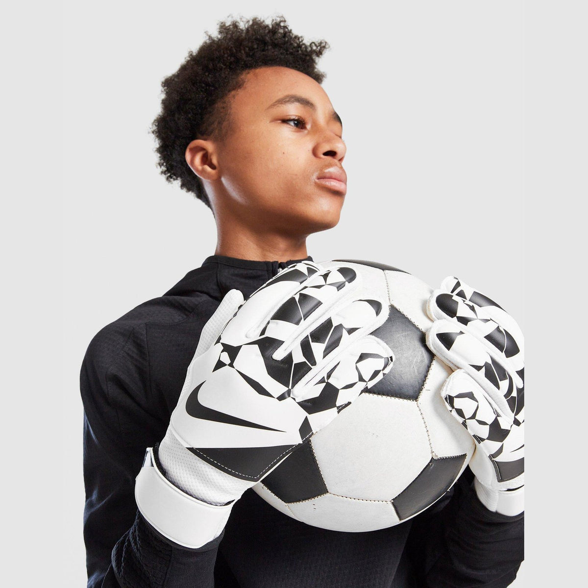 Match Goalkeeper Gloves Image 1 - LUZACTIVE - AUSTRALIA