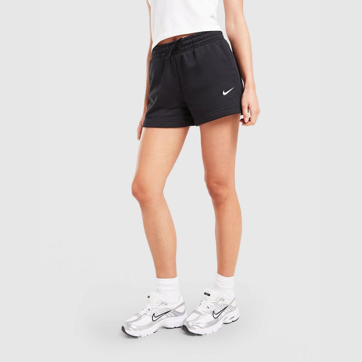 Mid-Rise Shorts Image 1 - LUZACTIVE - AUSTRALIA