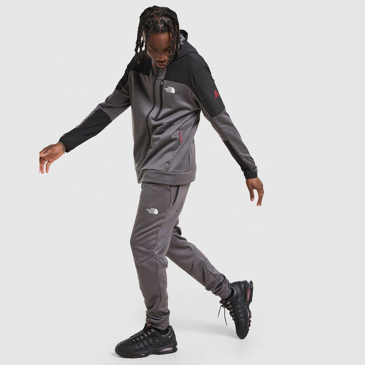 Mountain Athletics Fleece Track Pants Image 1 - LUZACTIVE - AUSTRALIA