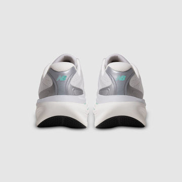 NEW BALANCE 860 V15 WOMENS Image 2 - LUZACTIVE - AUSTRALIA