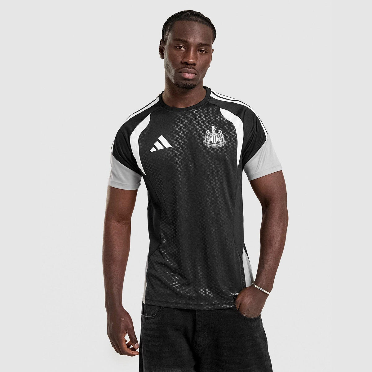 Newcastle United FC Tiro 26 Training Shirt Image 1 - LUZACTIVE - AUSTRALIA