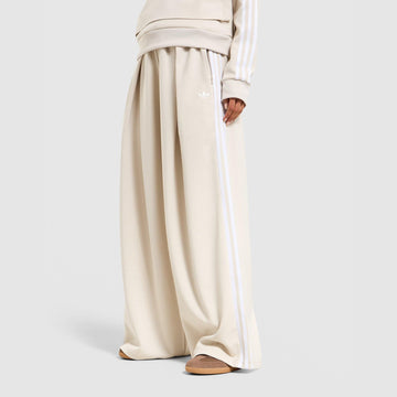 Originals Adiluna Season 2 x JENNIE Pleated Track Pants Image 2 - LUZACTIVE - AUSTRALIA