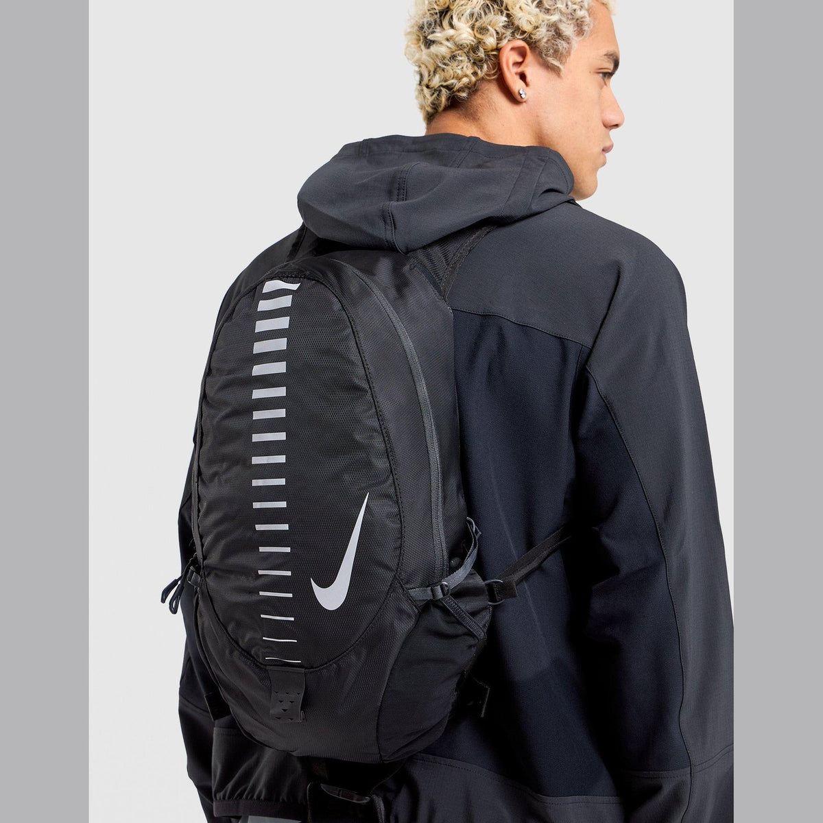 Run Backpack Image 1 - LUZACTIVE - AUSTRALIA