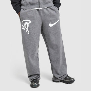 Solo Swoosh Fleece Joggers x Syna Image 2 - LUZACTIVE - AUSTRALIA