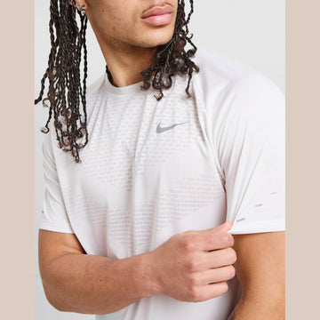 Stride T-Shirt Image 2 - LUZACTIVE - AUSTRALIA