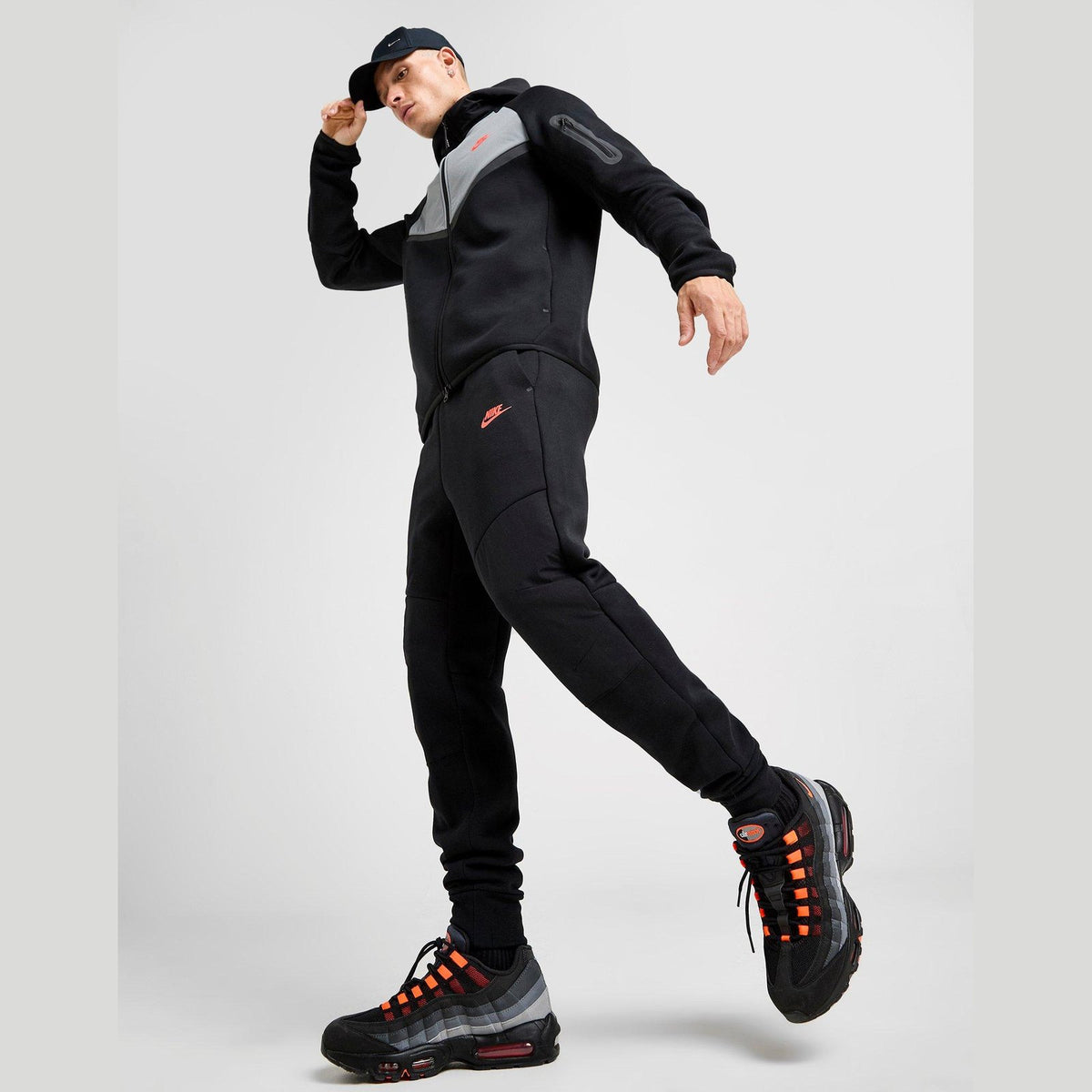 Tech Fleece Joggers Image 1 - LUZACTIVE - AUSTRALIA