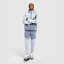 Tech Fleece Joggers Image 1 - LUZACTIVE - AUSTRALIA