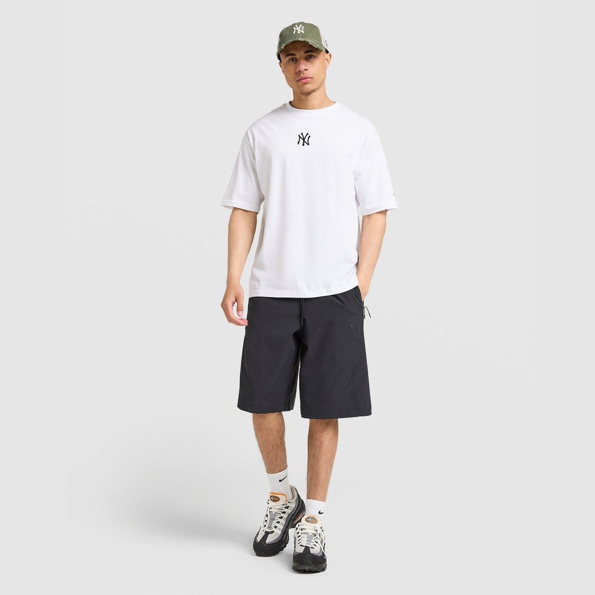 Tech Sun Shorts Image 1 - LUZACTIVE - AUSTRALIA