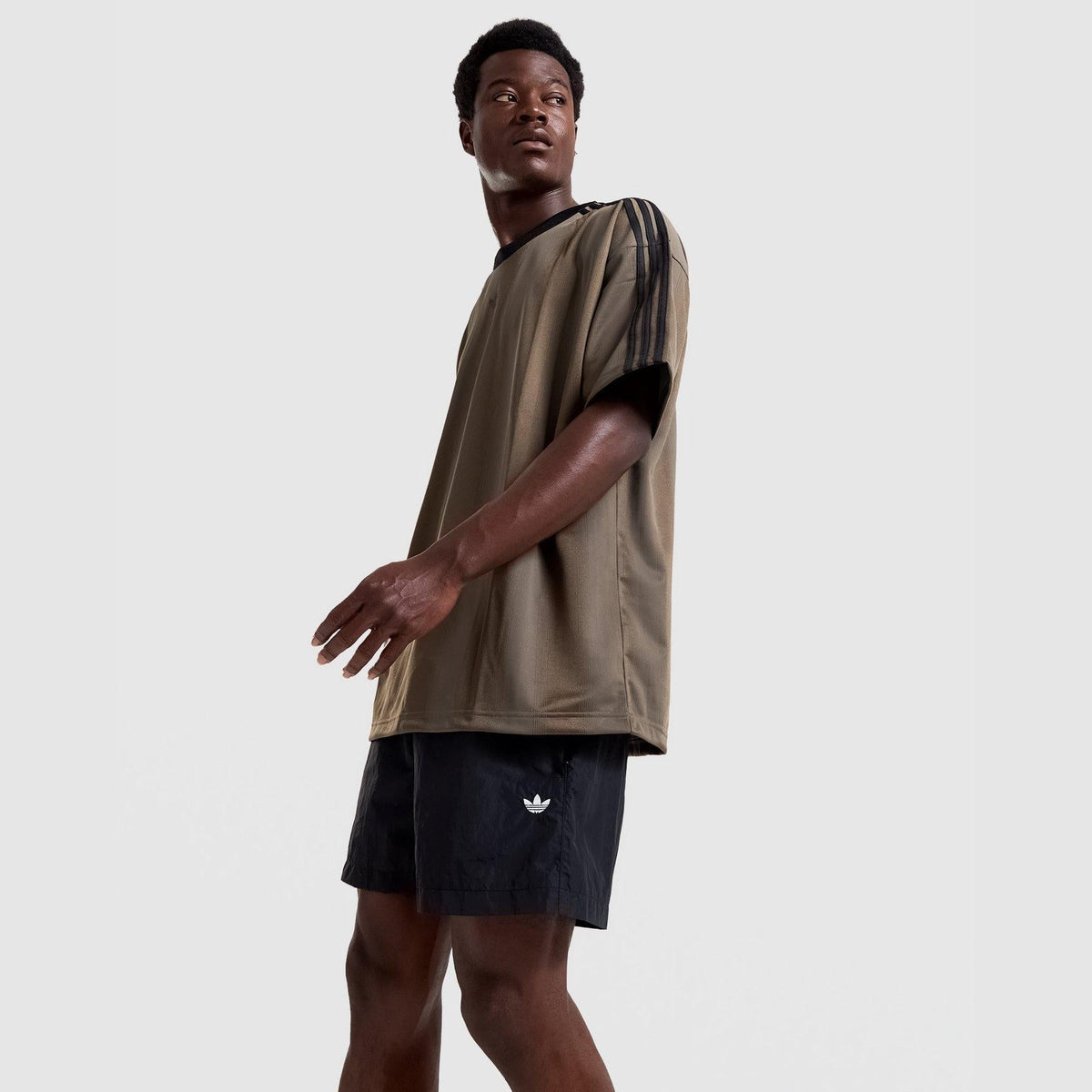 Trefoil Essentials Woven Shorts Image 1 - LUZACTIVE - AUSTRALIA