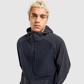Unlimited Repel Versatile Jacket Image 2 - LUZACTIVE - AUSTRALIA