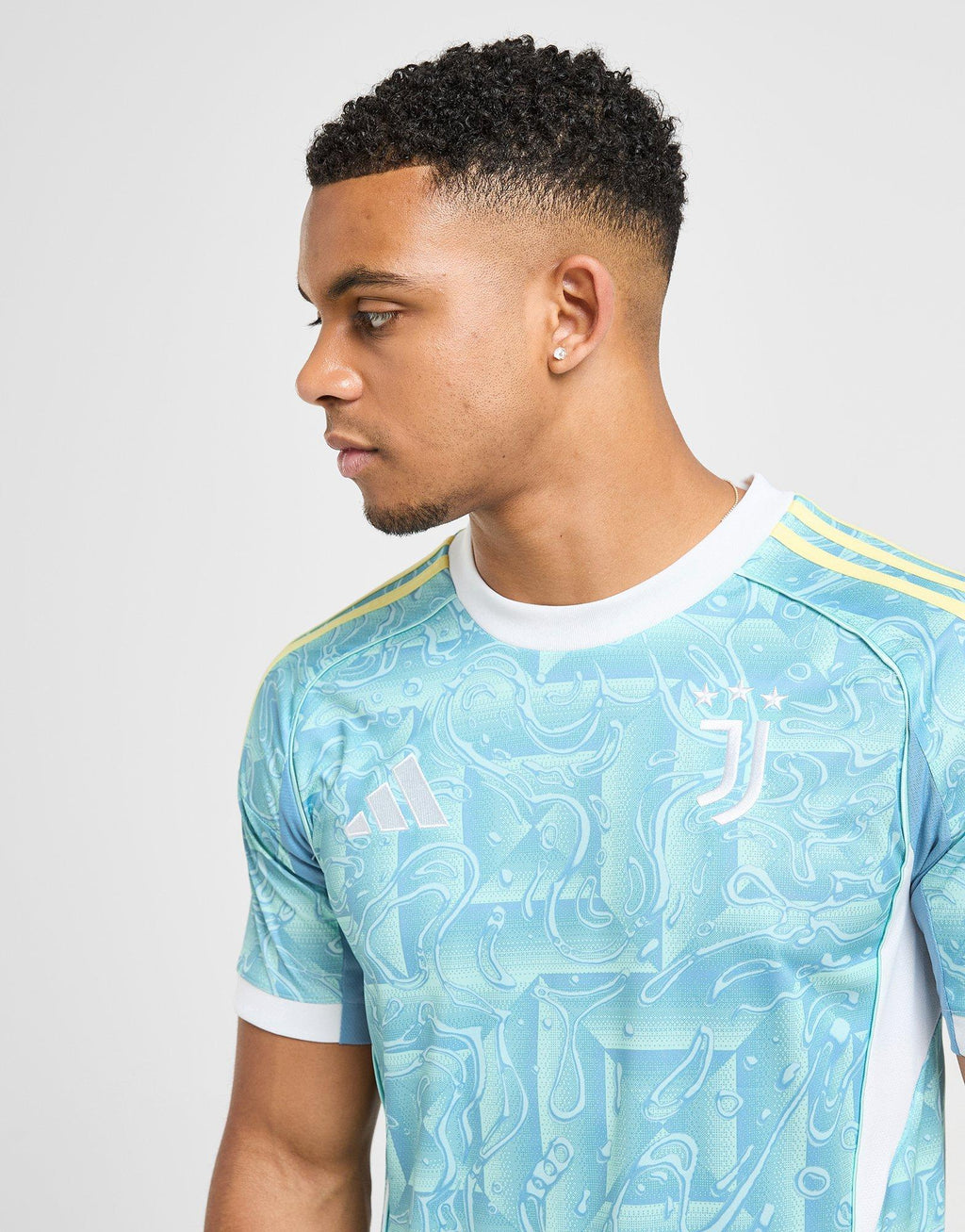 adidas Juventus 2025/26 Away Shirt image