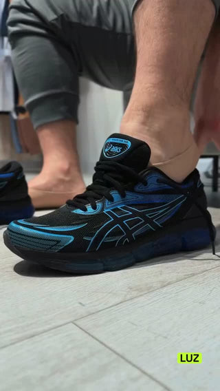 LUZActive Instagram reel: the squish test on the ASICS GEL-QUANTUM 360