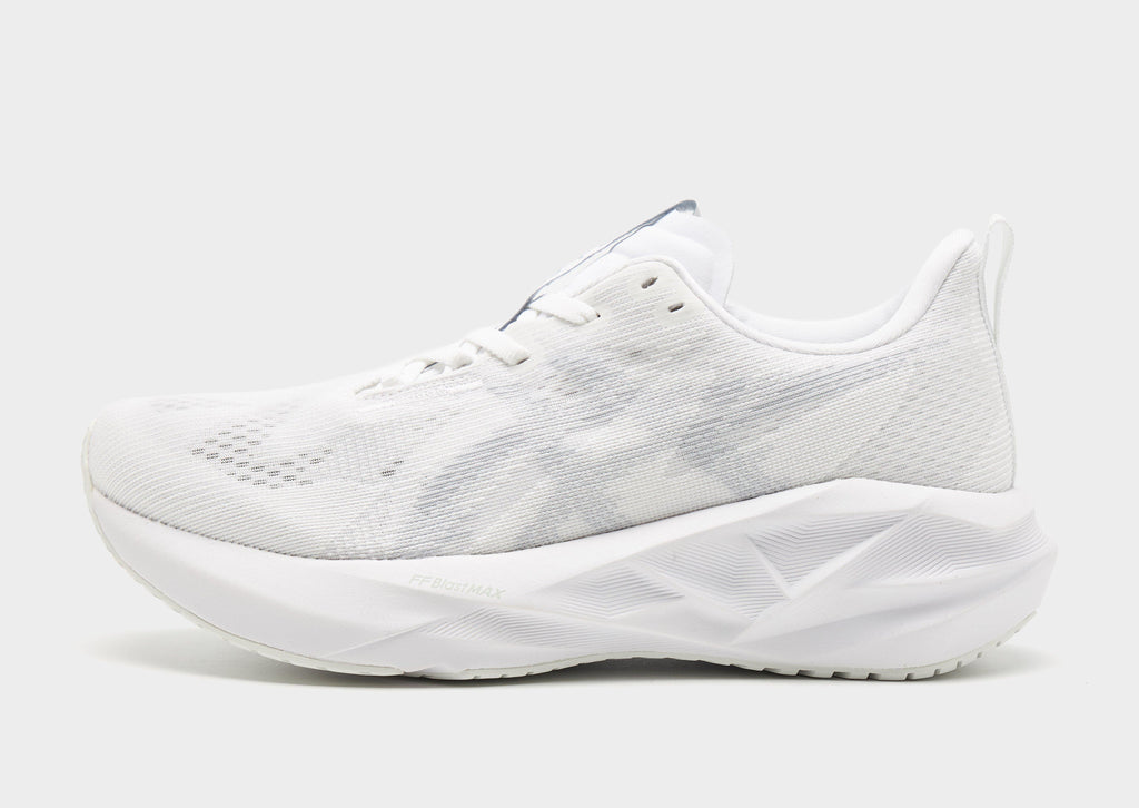 ASICS Novablast 5 Women's image