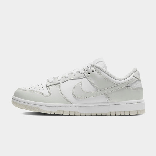 Dunk Low Women's Image 1 - LUZACTIVE - AUSTRALIA