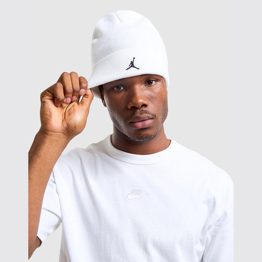 Peak Essential Beanie Image 1 - LUZACTIVE - AUSTRALIA