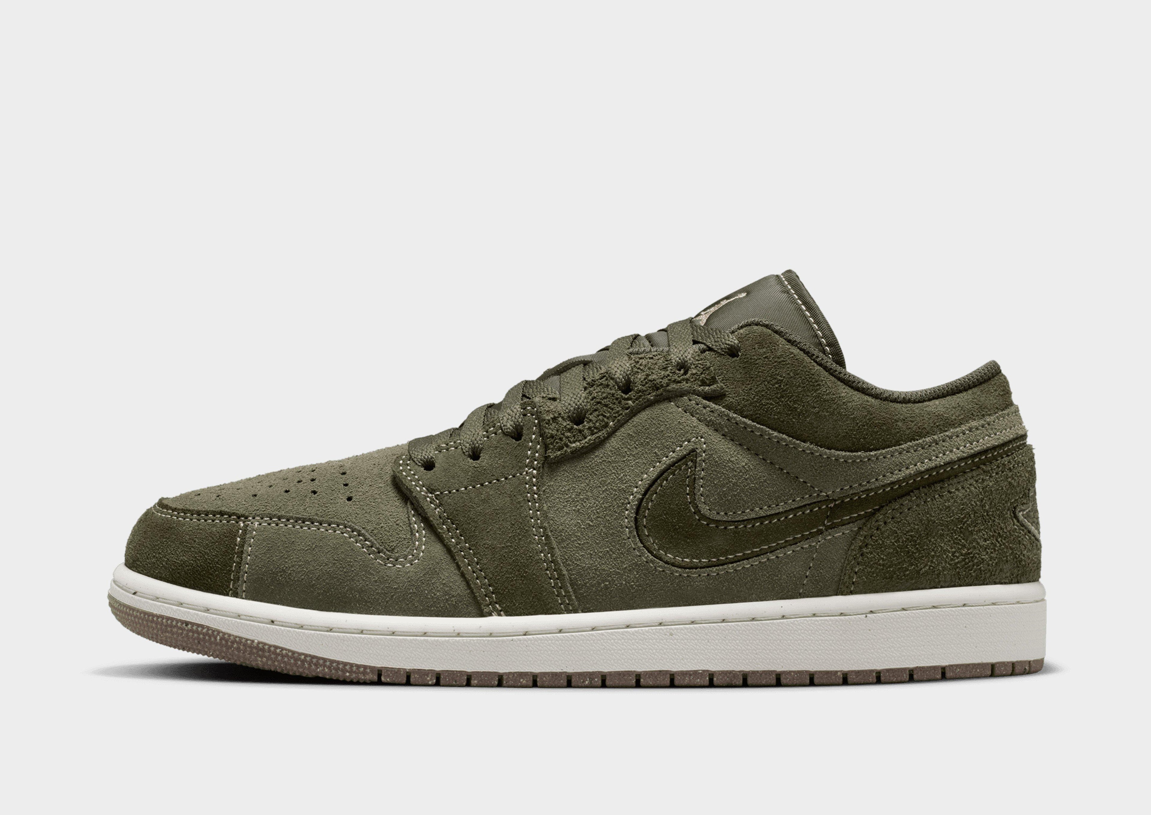 Jordan Air 1 Mid SE image