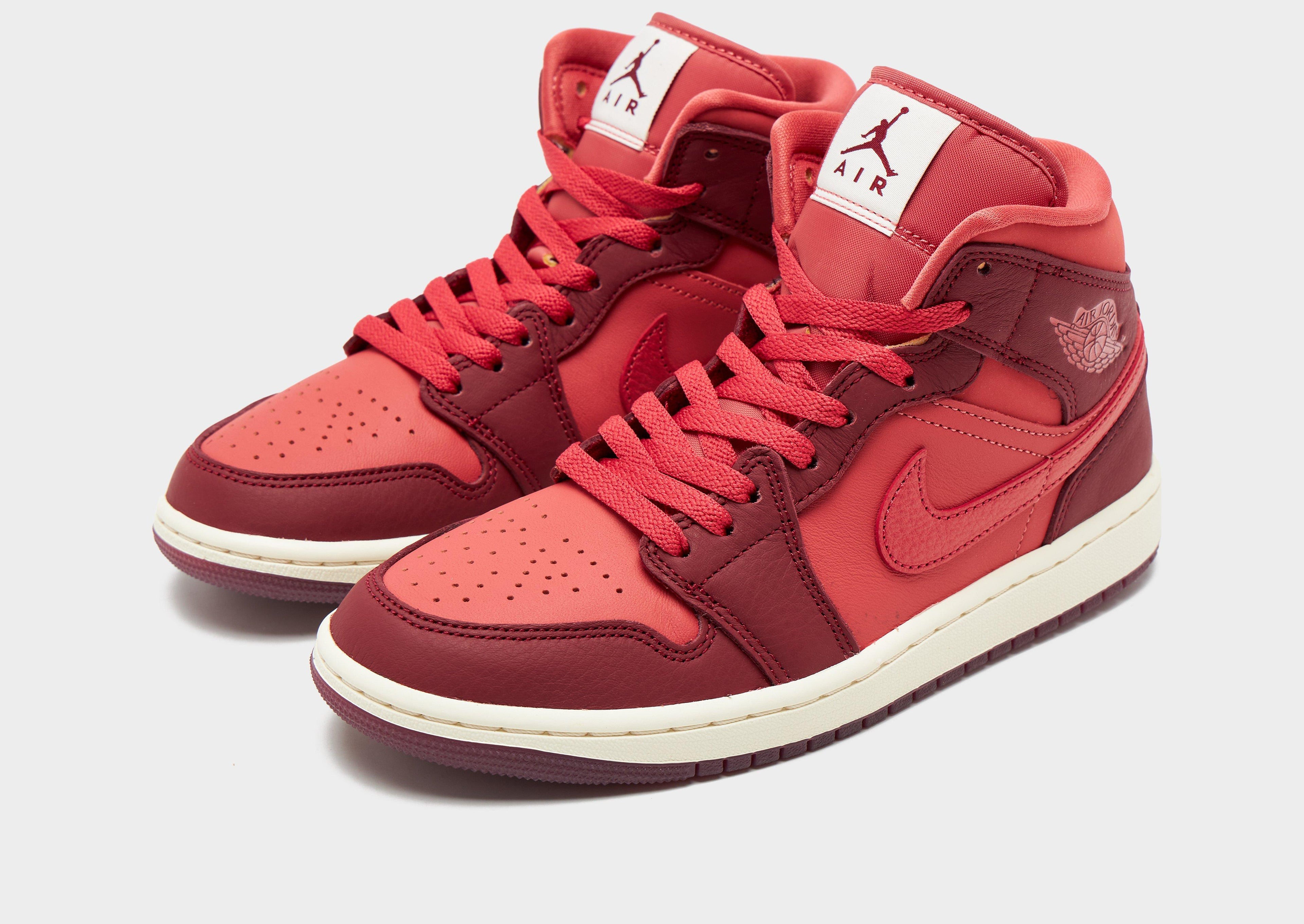 Jordan Air 1 Mid Women's image