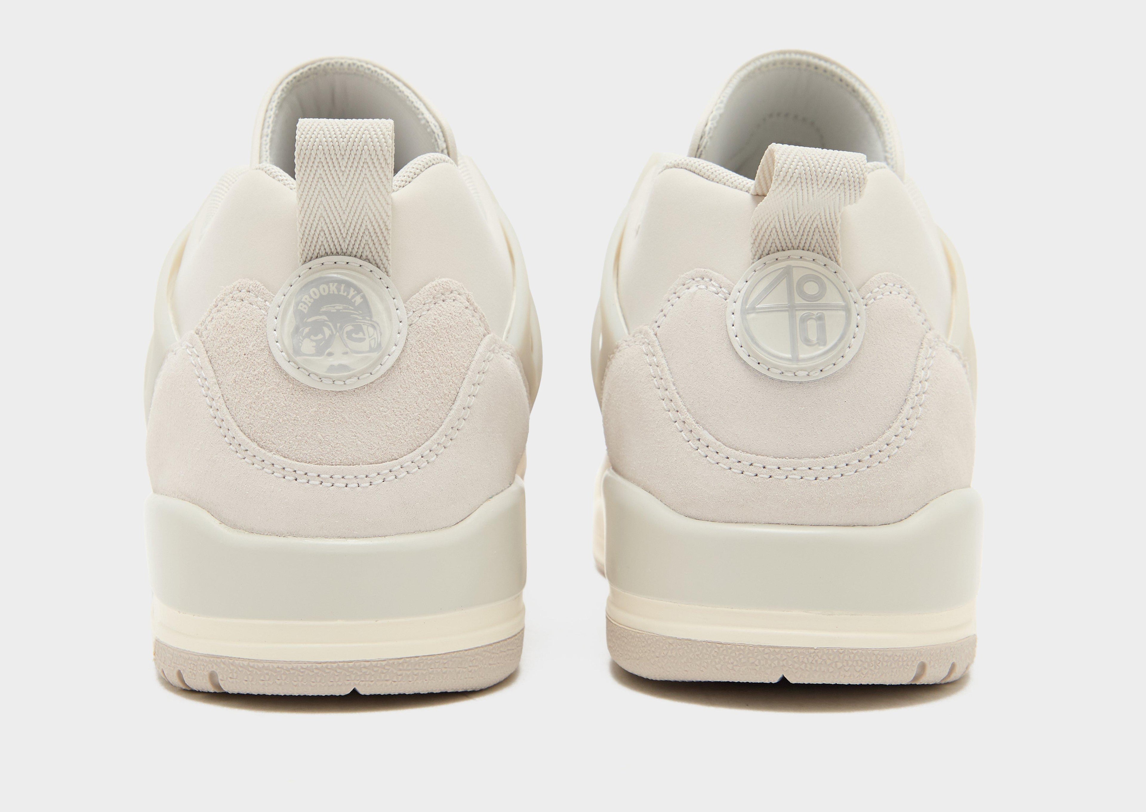 Jordan Spizike Low image