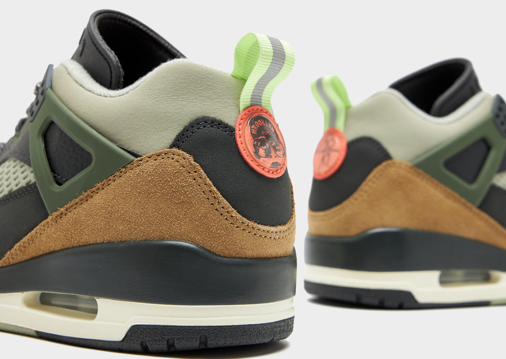 Jordan Spizike Low image