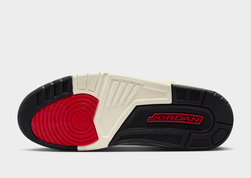 Jordan Spizike Low image