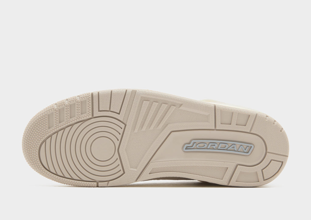 Jordan Spizike Low image