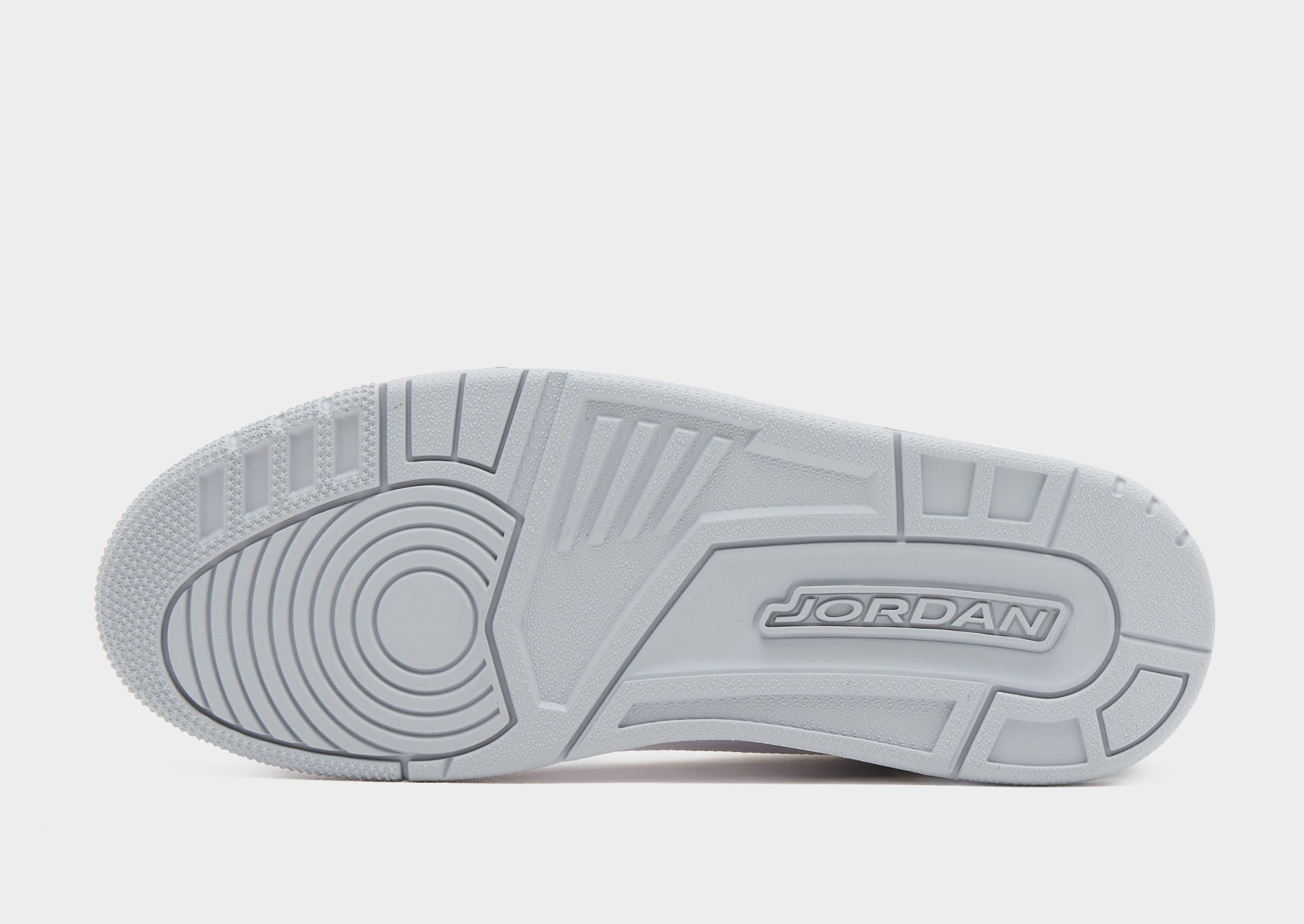 Jordan Spizike Low image