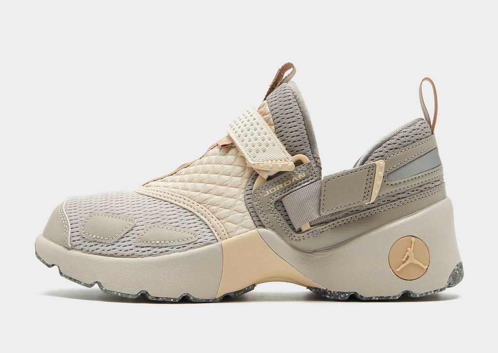 Jordan Trunner LX Women's image