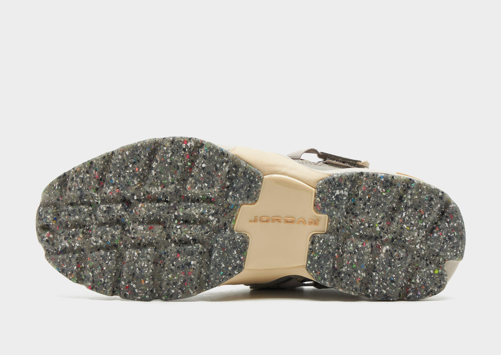 Jordan Trunner LX Women's image