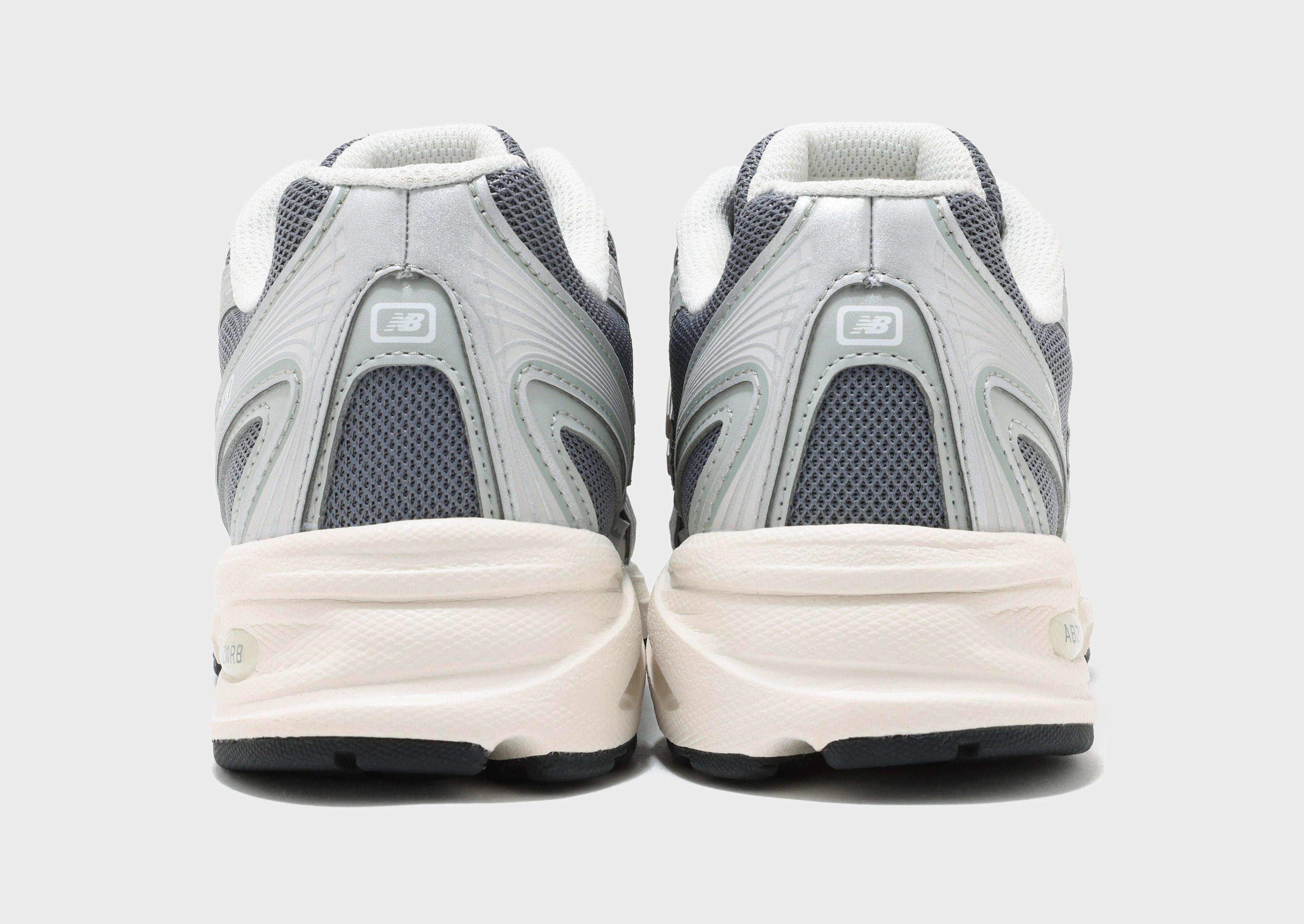 New Balance 740 image