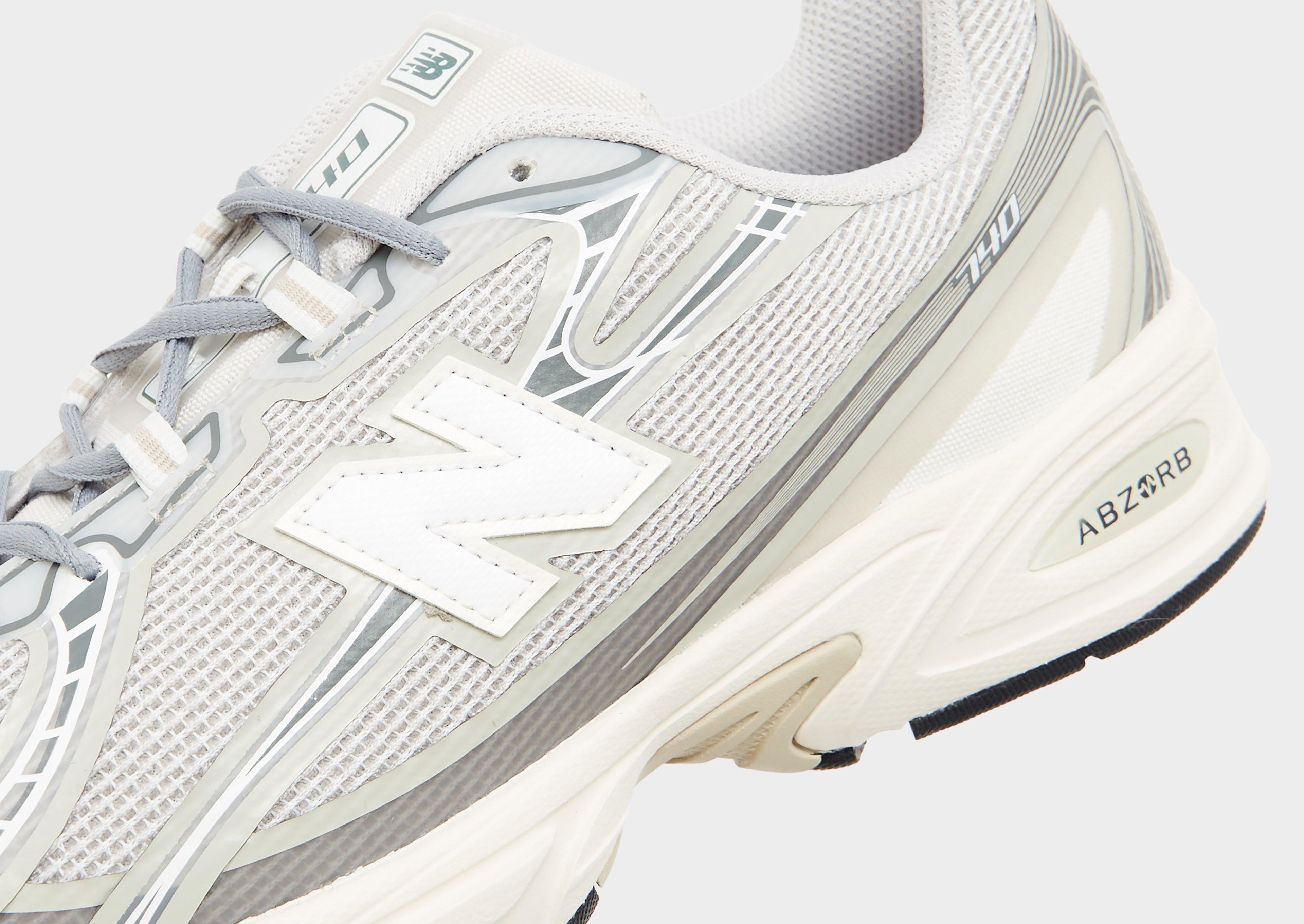 New Balance 740 image