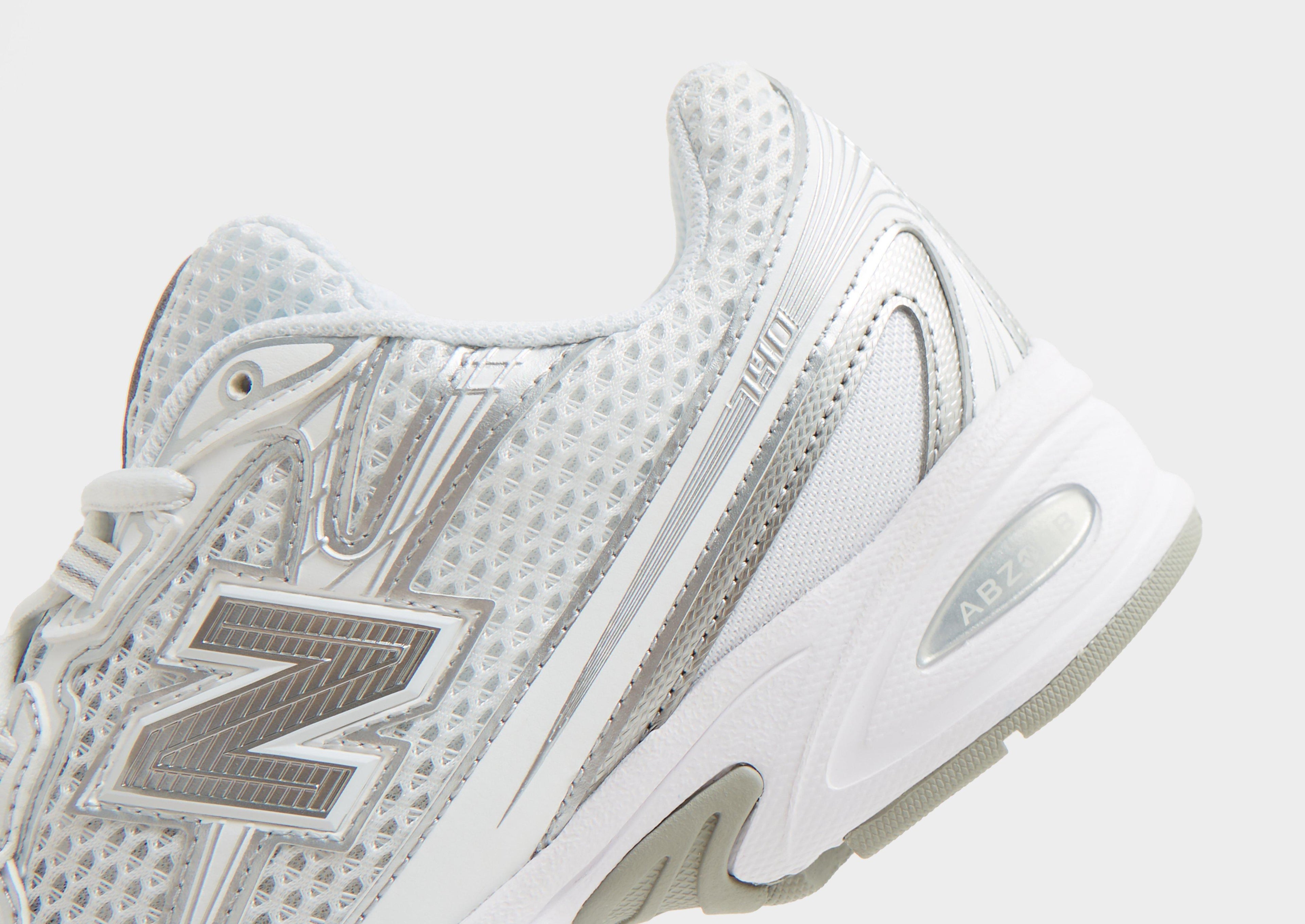 New Balance 740 image
