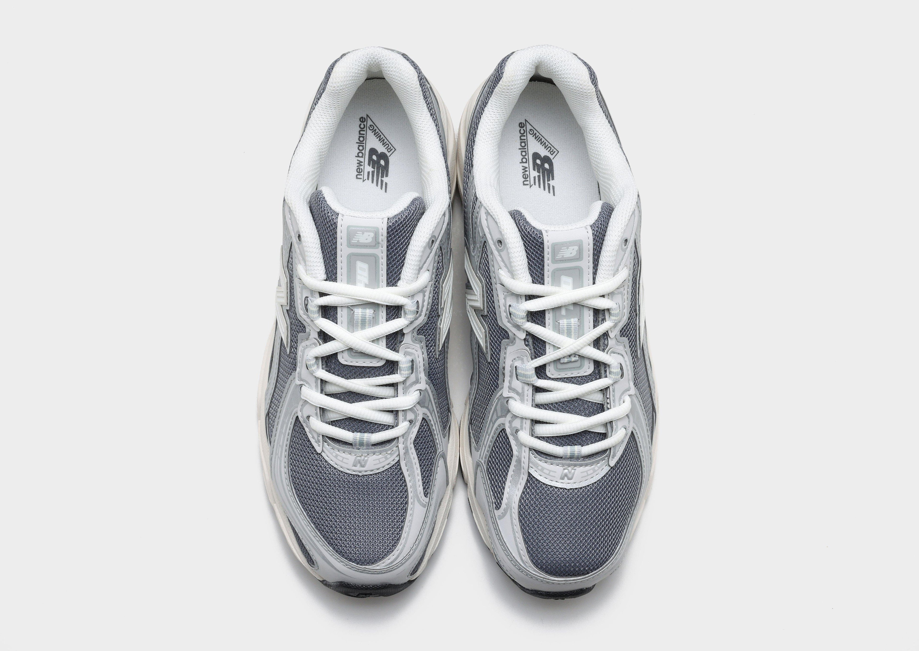 New Balance 740 image