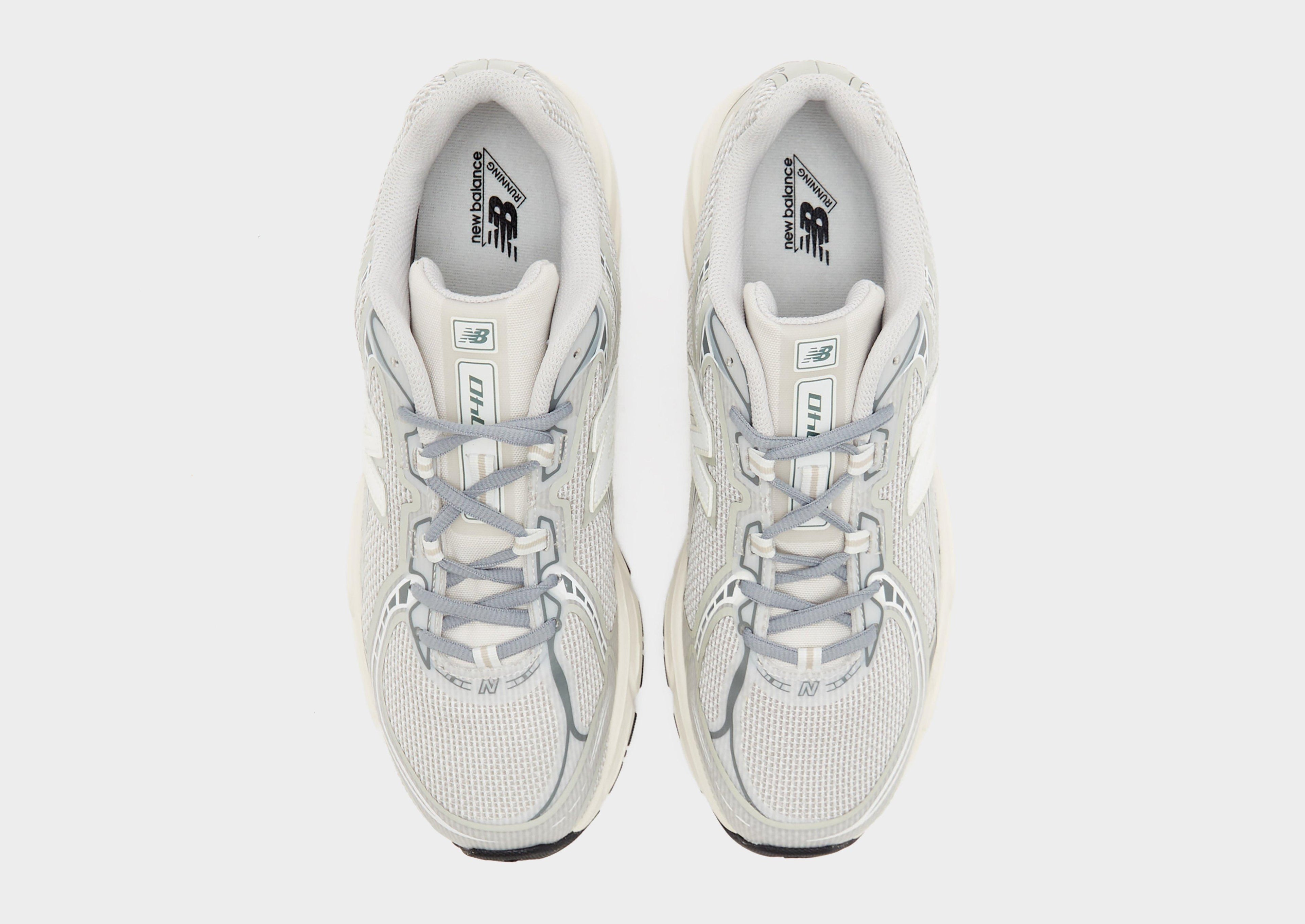 New Balance 740 image
