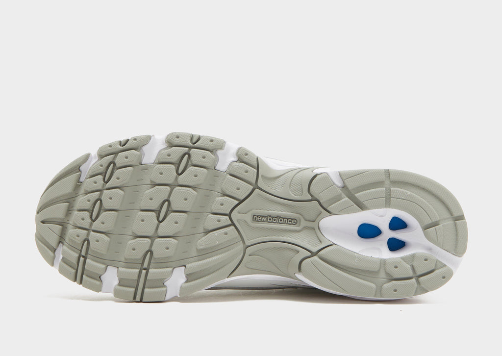 New Balance 740 image
