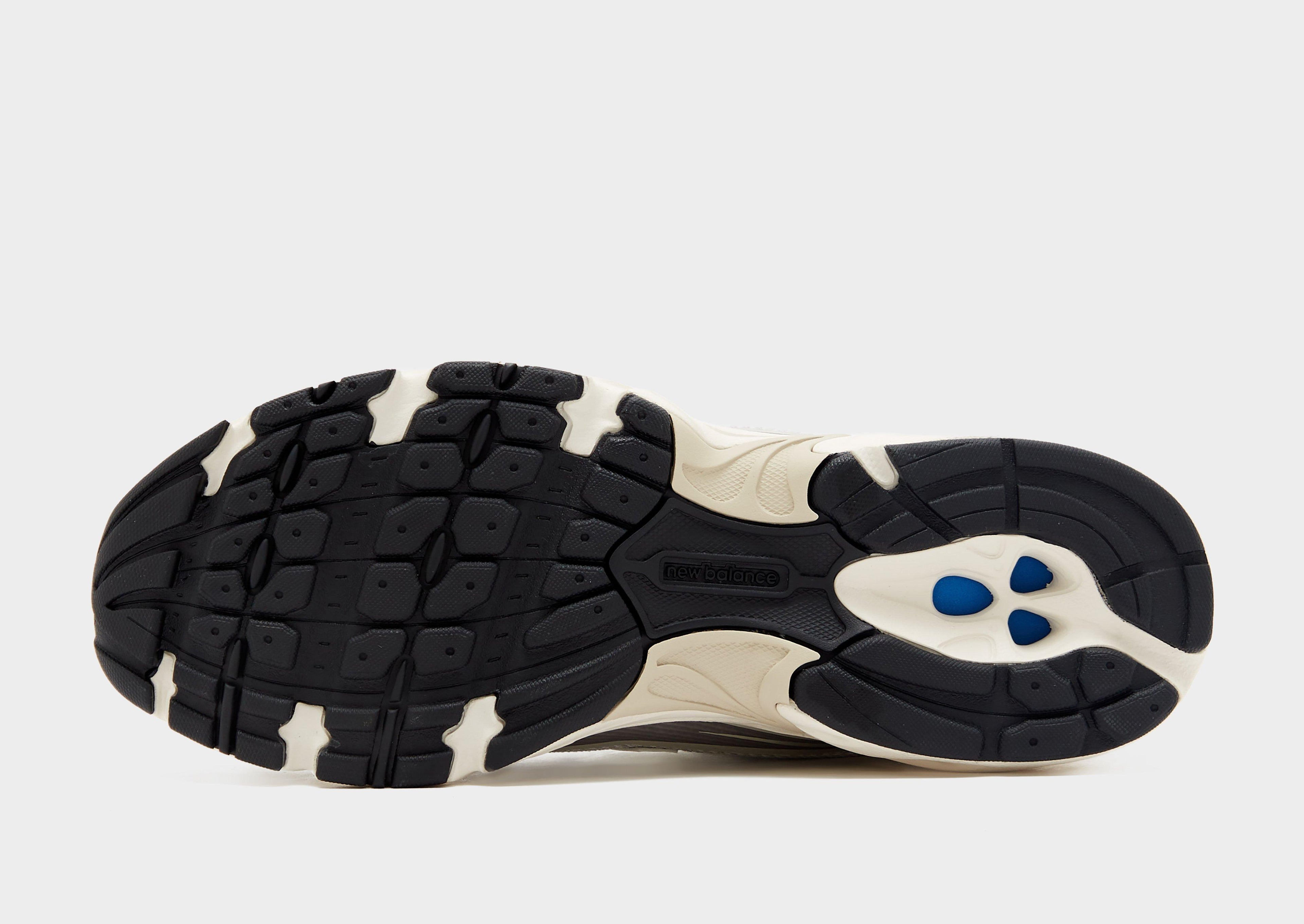 New Balance 740 image