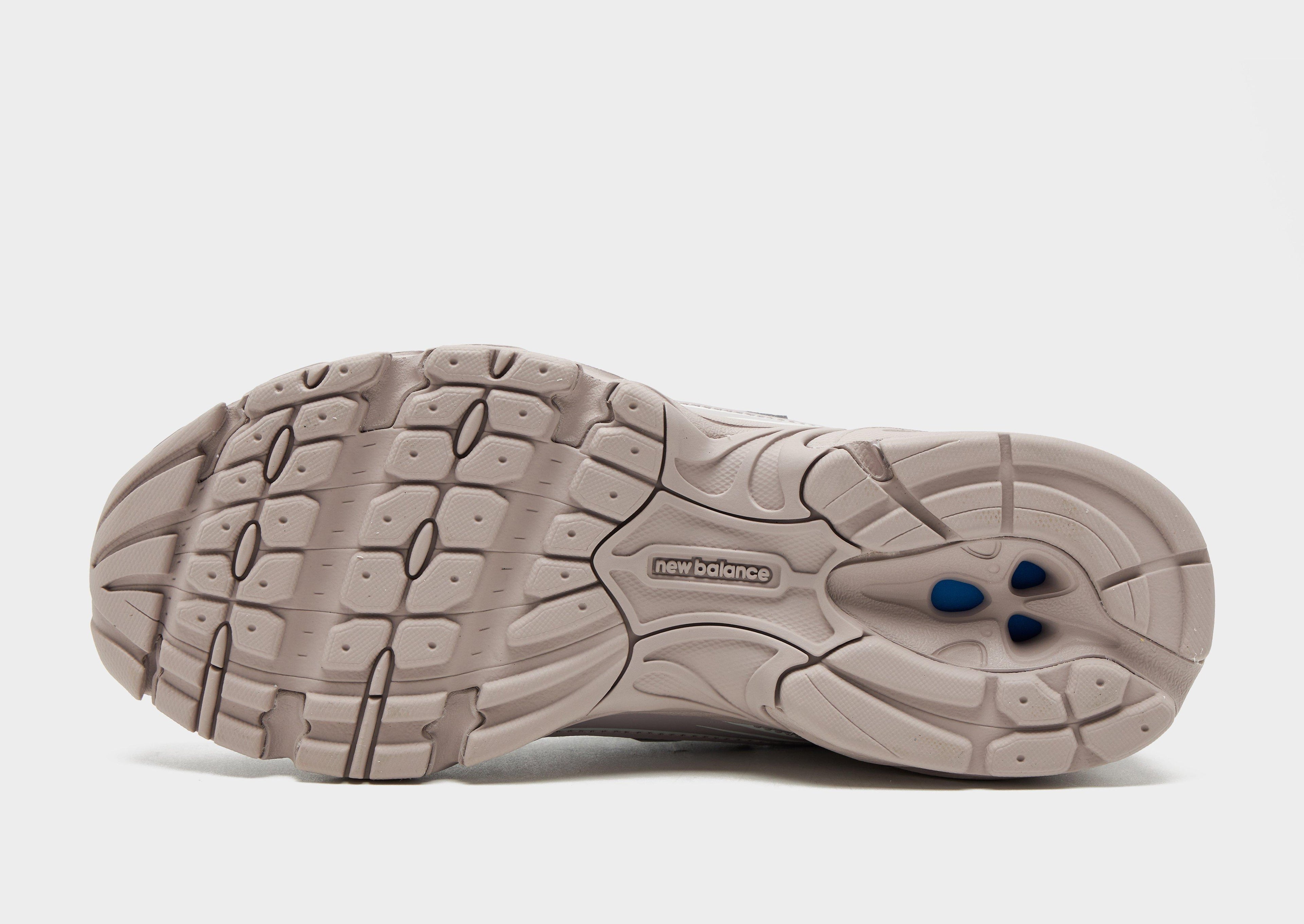 New Balance 740 Women's image