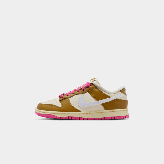 Nike Dunk Low SE (W) Image 1 - LUZACTIVE - AUSTRALIA