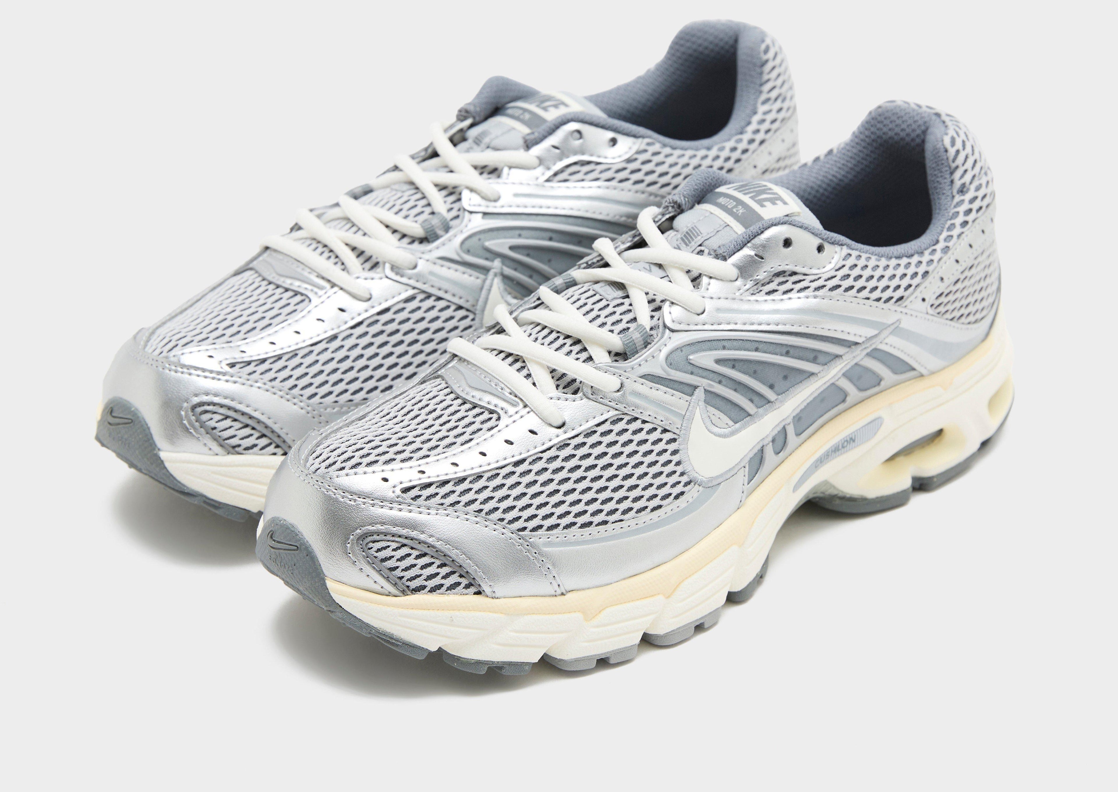 Nike Air Max Moto 2K image