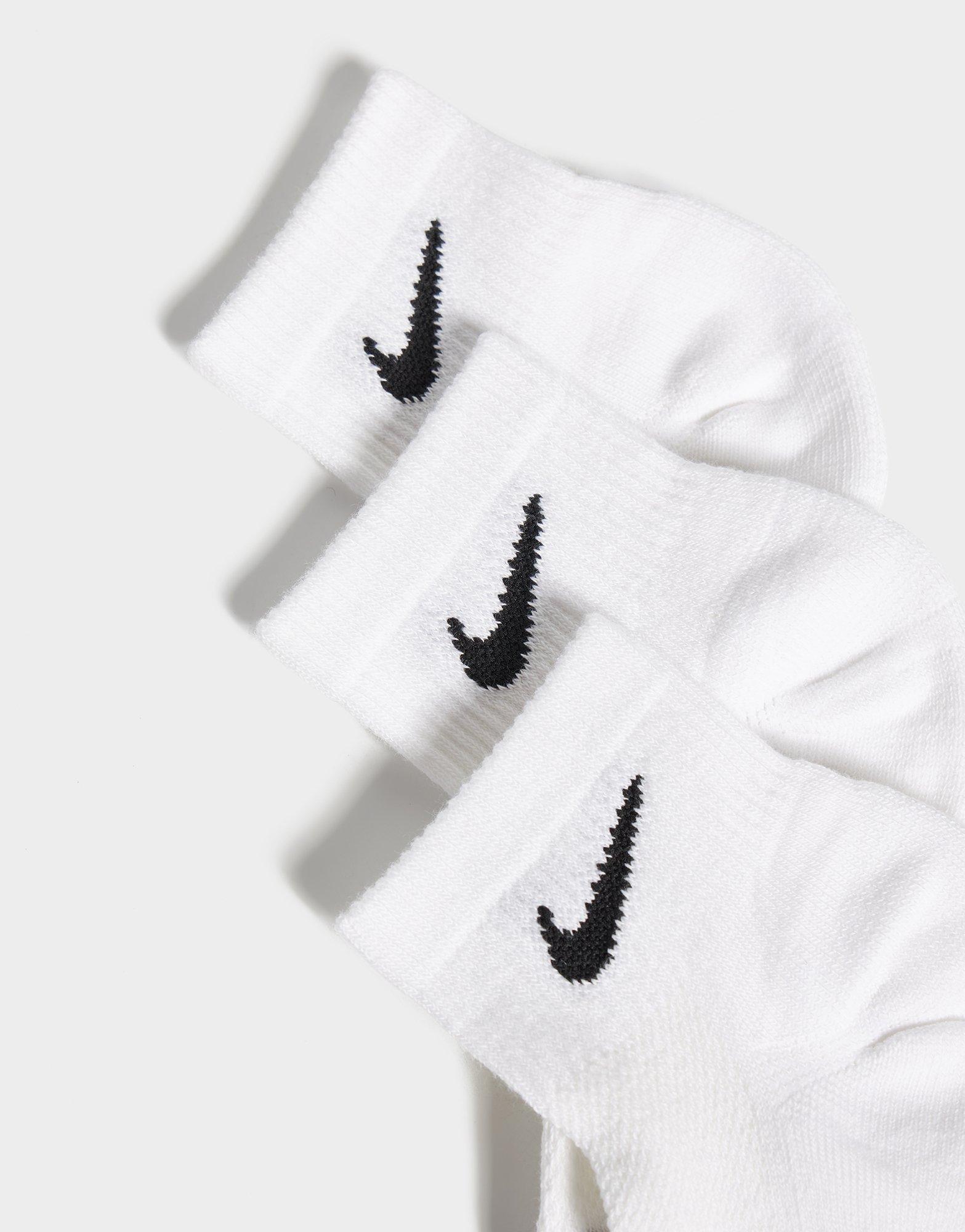 Nike Crew Mid Swoosh Socks (3 Pack) image
