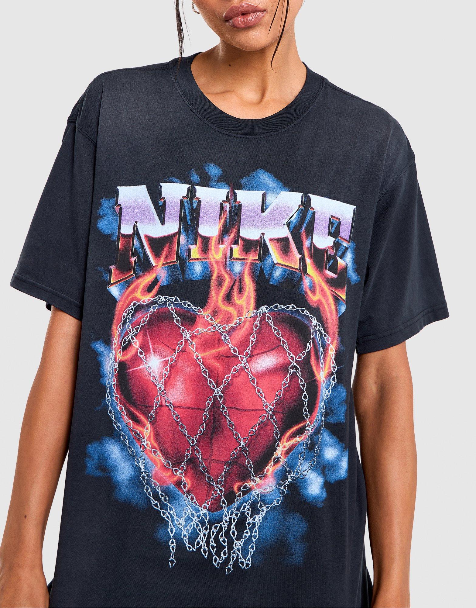 Nike Heart Oversized T-Shirt image