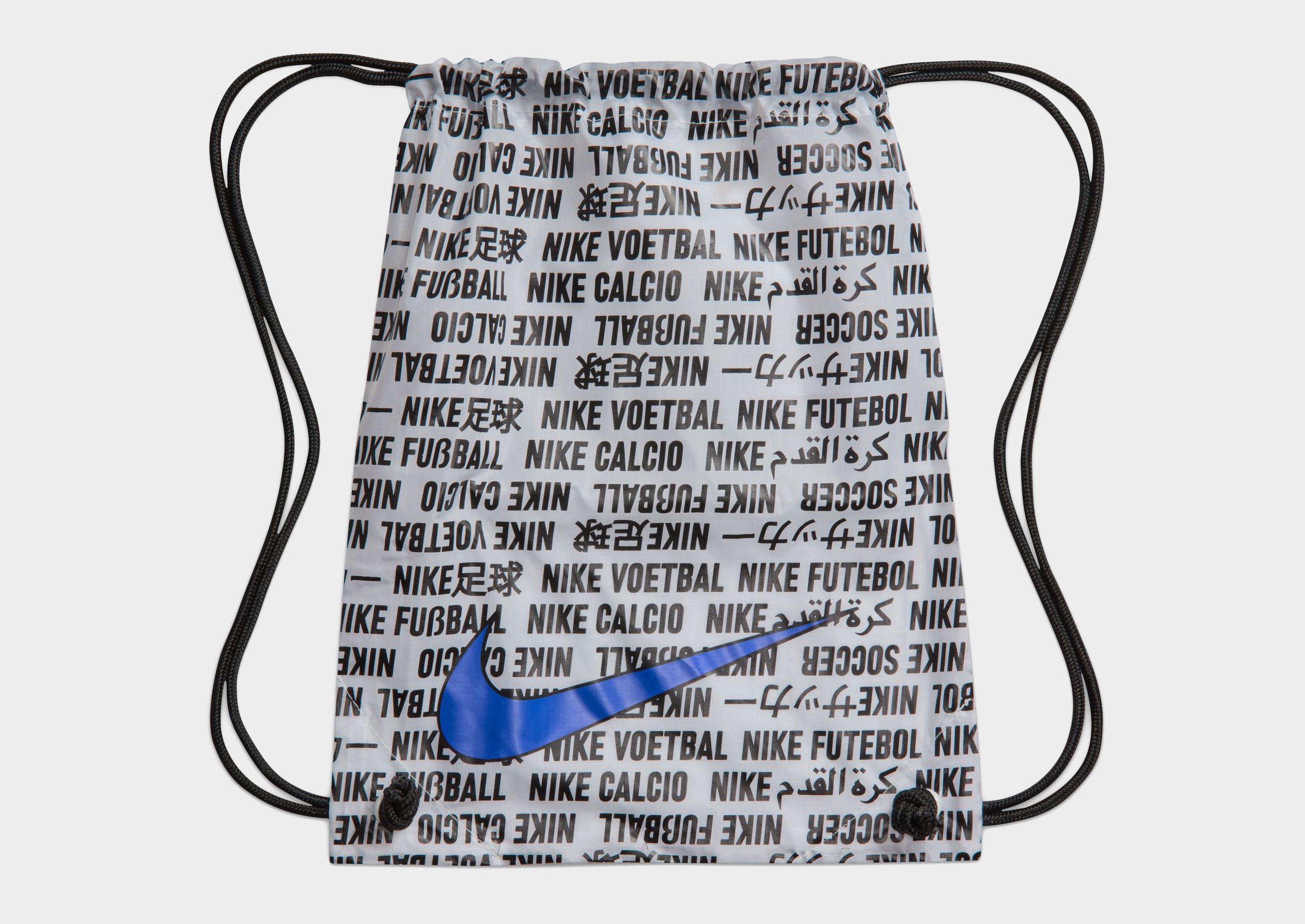 Nike Phantom 6 Low Academy TF image