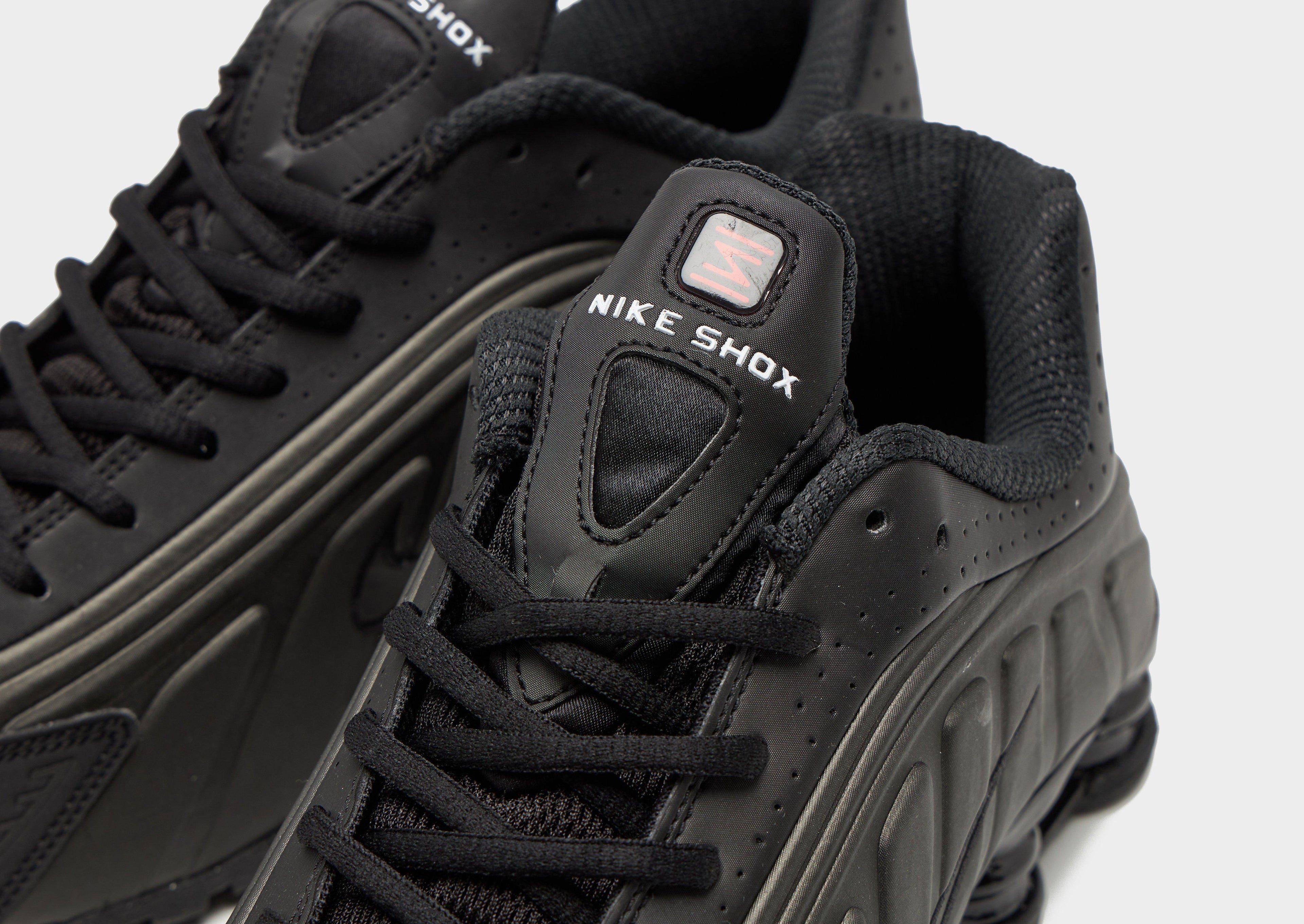 Nike Shox R4 image